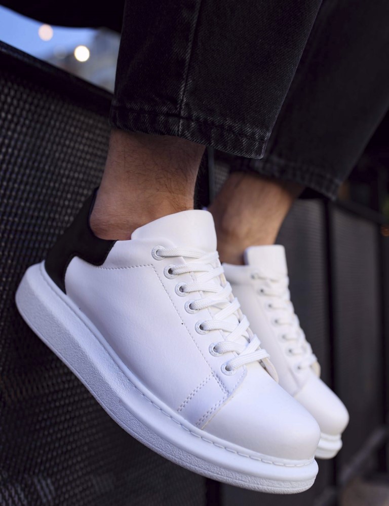 Ανδρικά λευκά-μαύρα δίσολα Sneakers με λαστιχένια σόλα CH256 φωτογραφία